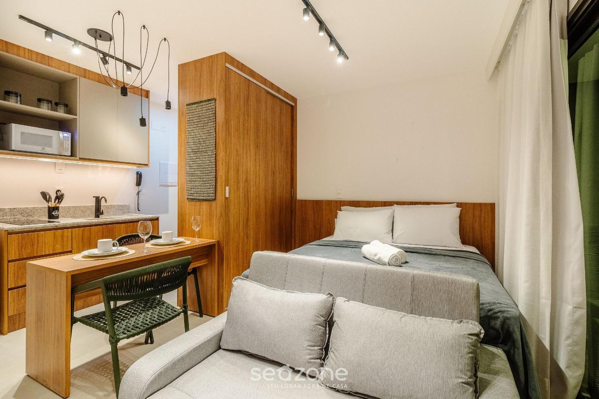 Apartamento Predio Beira-mar Com Piscina Na Barra Em Ssa - Spb Salvador