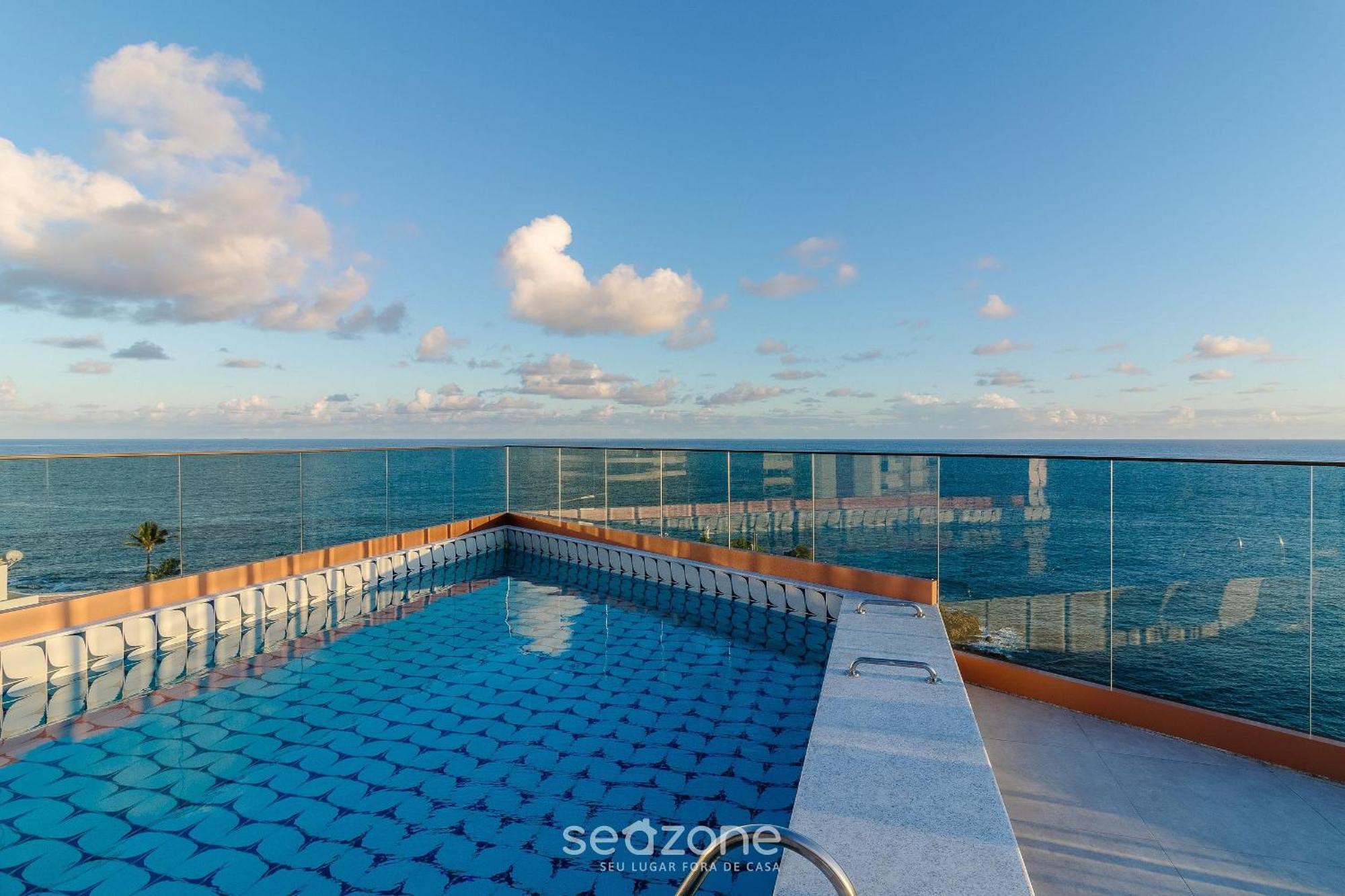 Predio Beira-mar Com Piscina Na Barra Em Ssa - Spb *