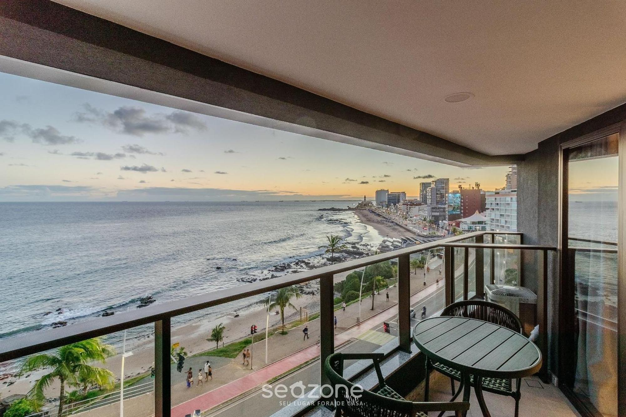 Predio Beira-mar Com Piscina Na Barra Em Ssa - Spb *