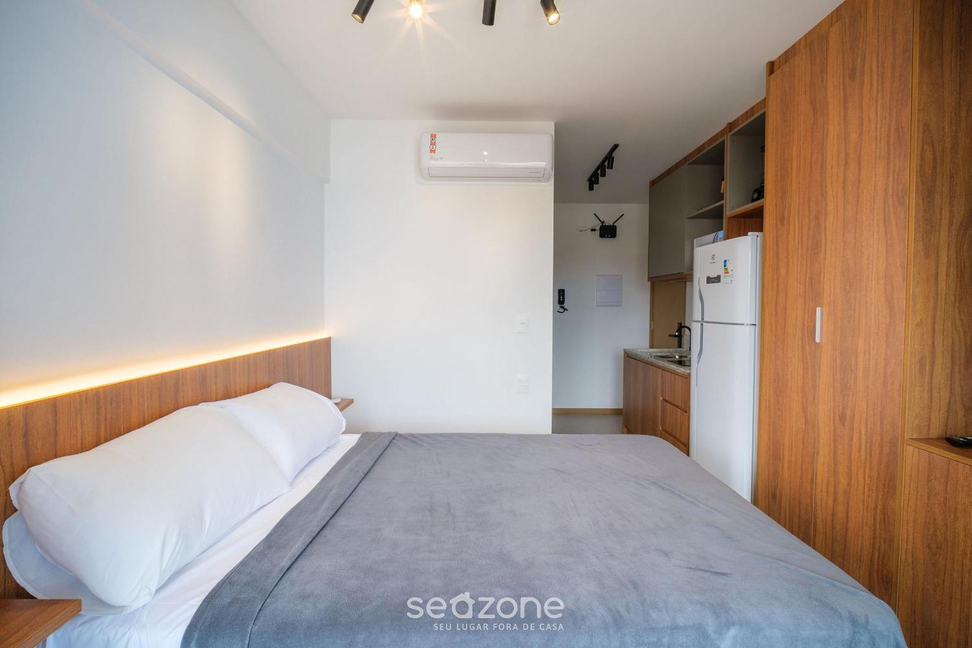 Apartamento Predio Beira-mar Com Piscina Na Barra Em Ssa - Spb *