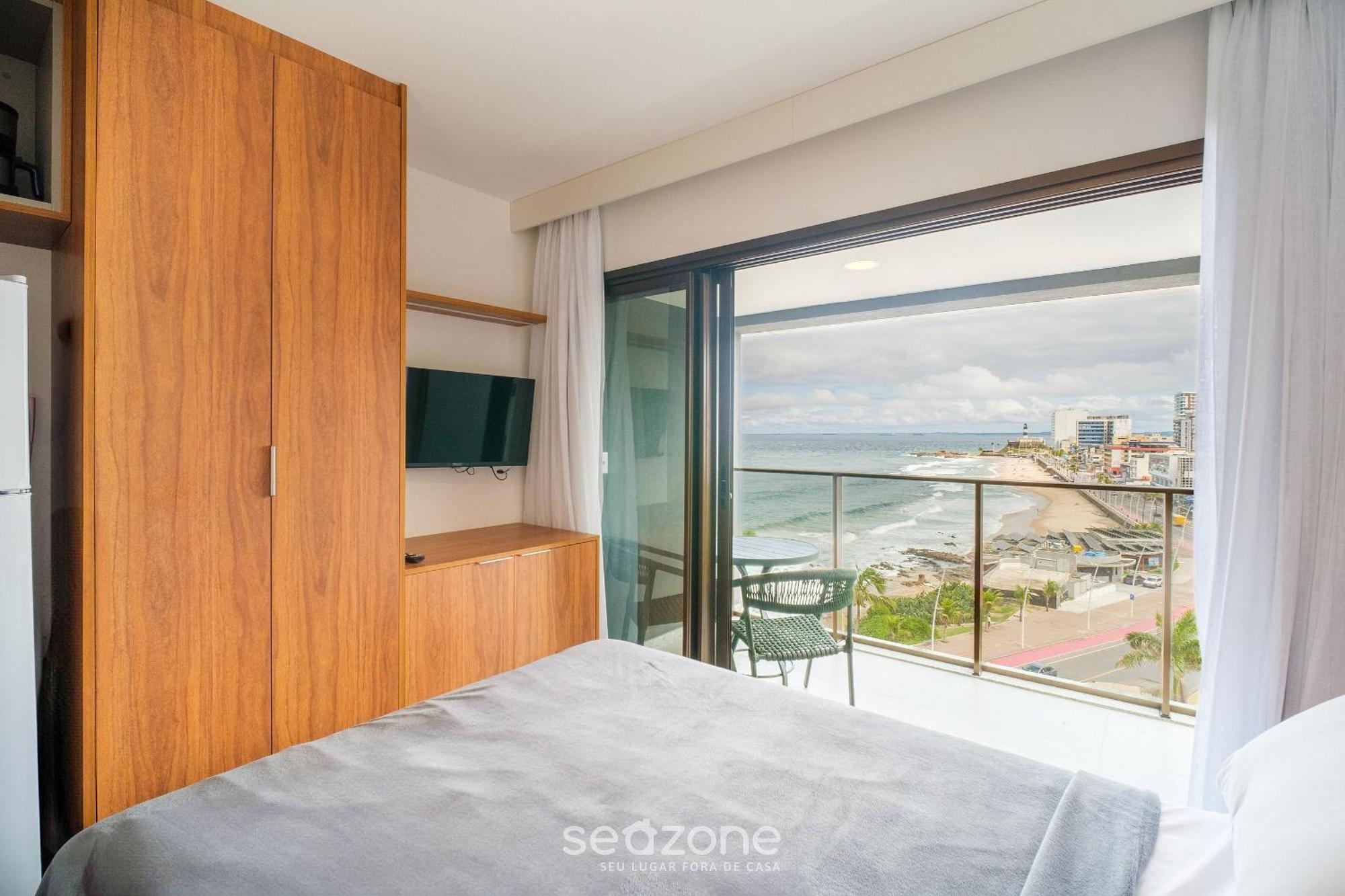 Predio Beira-mar Com Piscina Na Barra Em Ssa - Spb Apartamento *